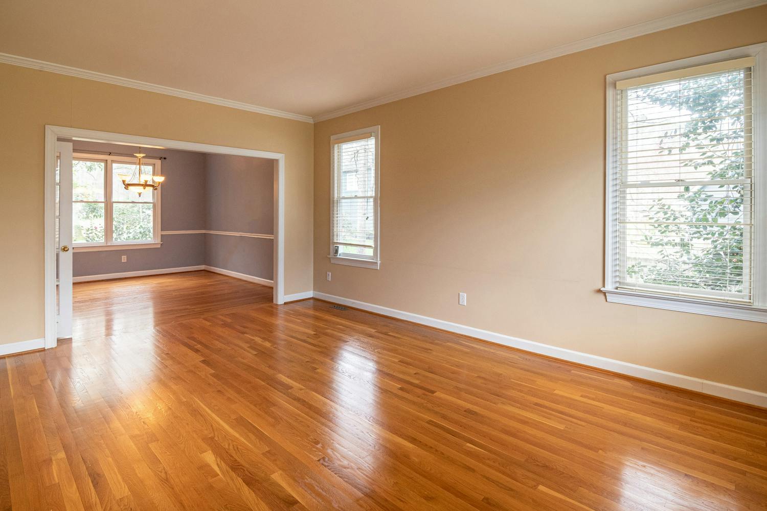 Original room before virtual staging